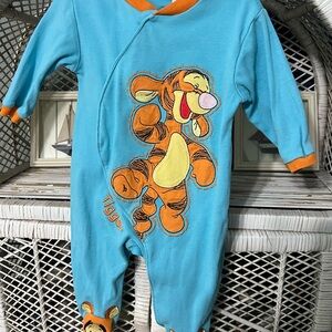 Adorable vintage y2k baby tigger sleeper